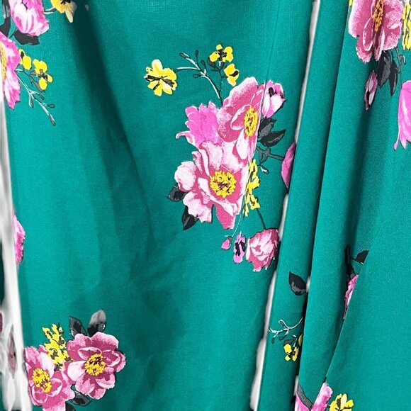 Torrid Womens Plus Size 5 Green Floral Sleeveless Camisole Top Adjustable Straps - Picture 2 of 6